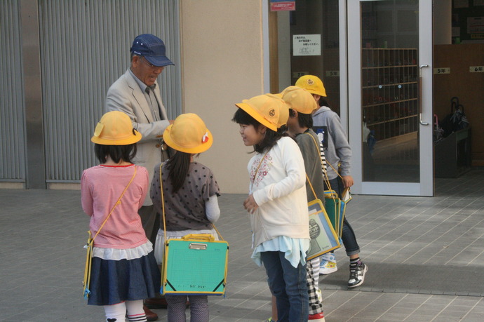 校外学習2年引率支援の様子